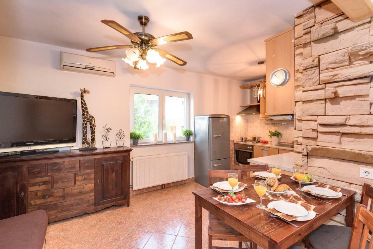 Magnolia Apartments Жаборич Екстериор снимка